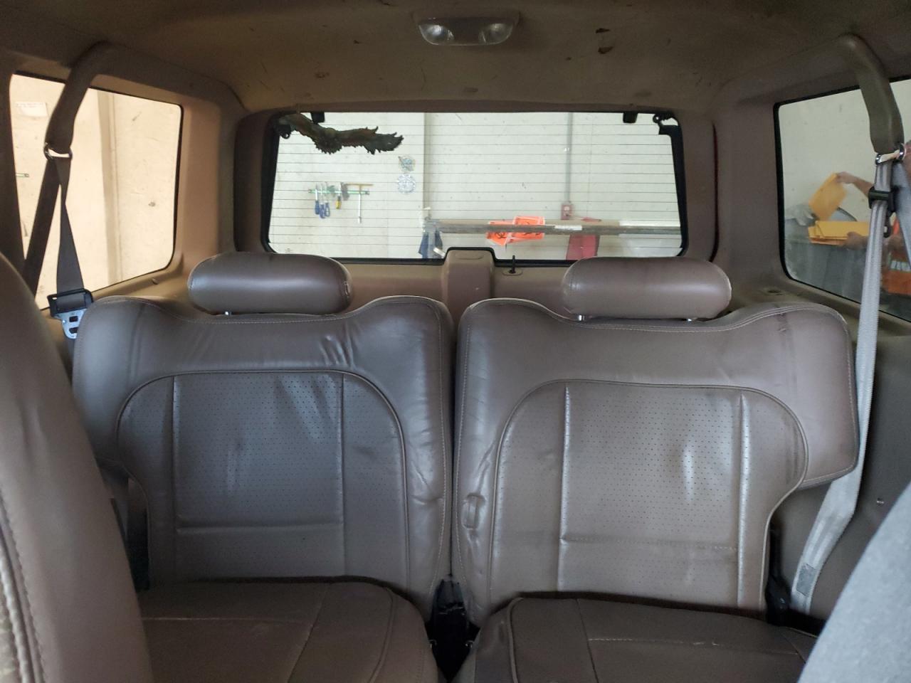 Ford Explorer Image 14