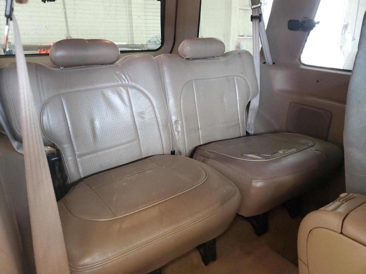 Ford Explorer Image 11