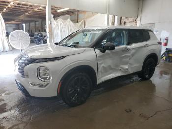  Salvage Mitsubishi Outlander