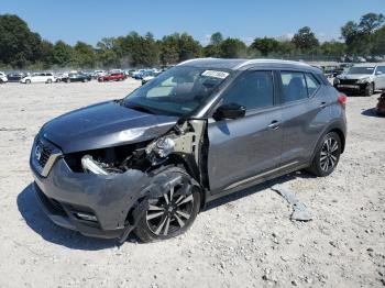  Salvage Nissan Kicks