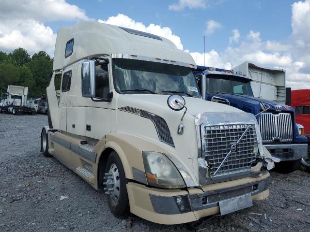  Salvage Volvo Vn