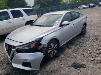  Salvage Nissan Altima