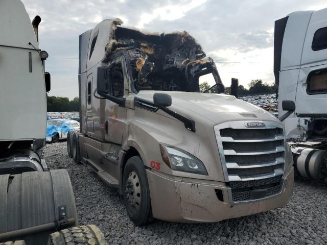  Salvage Freightliner Cascadia 1