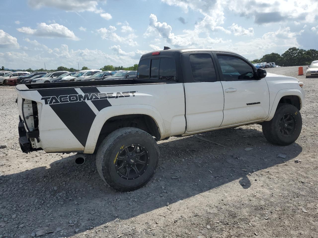 Toyota Tacoma Access Cab Image 2
