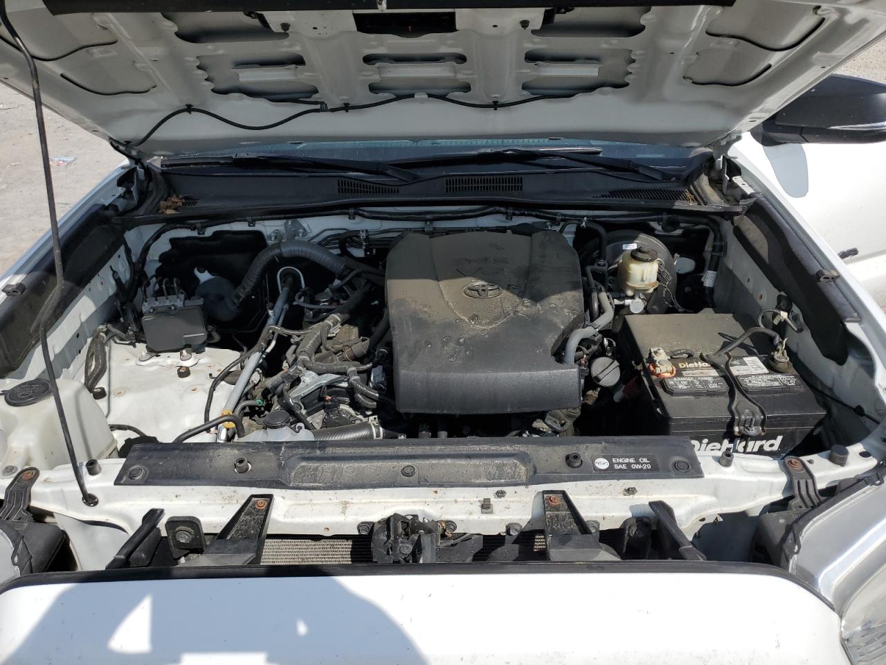 Toyota Tacoma Access Cab Image 12