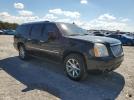 GMC Yukon Denali Image 3