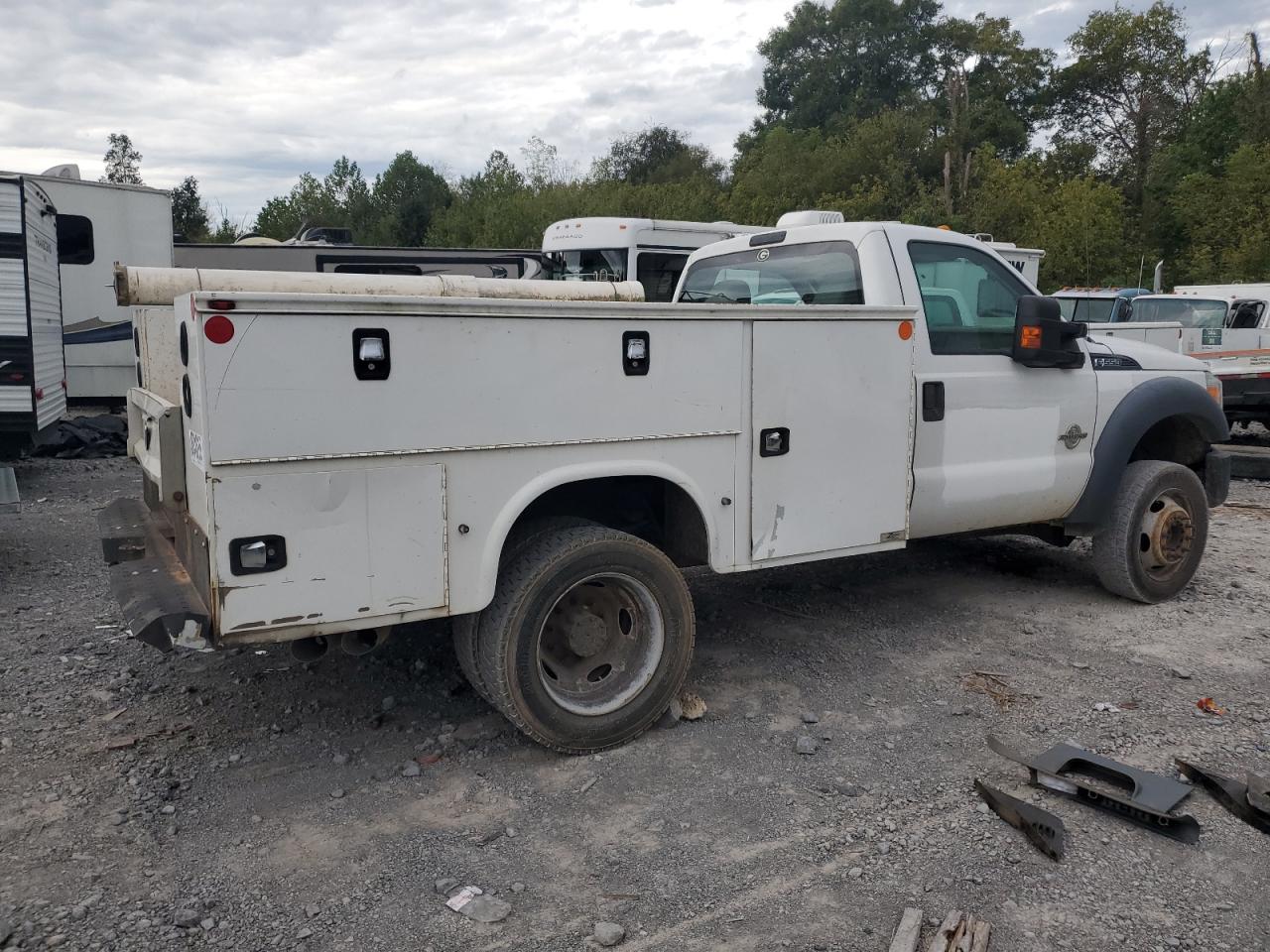 Ford F-550 Super Duty Image 10