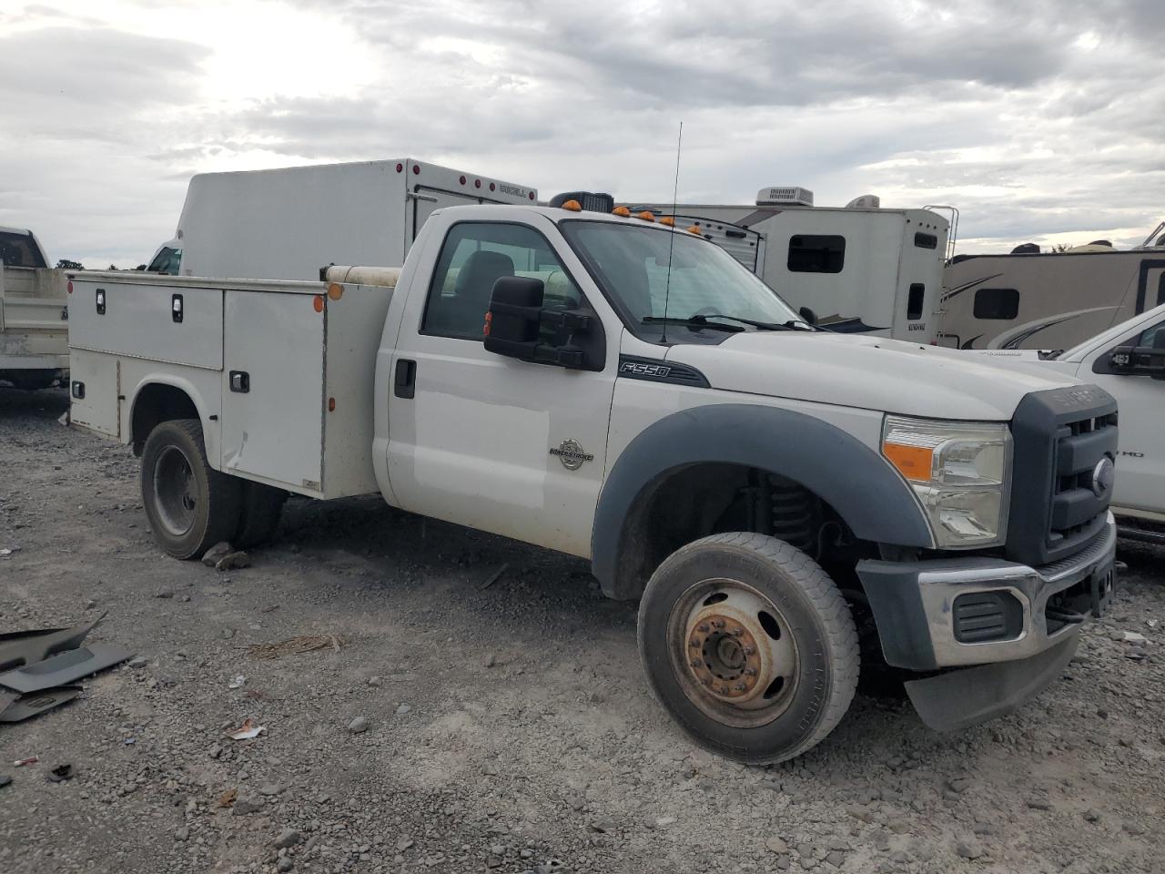 Ford F-550 Super Duty Image 4