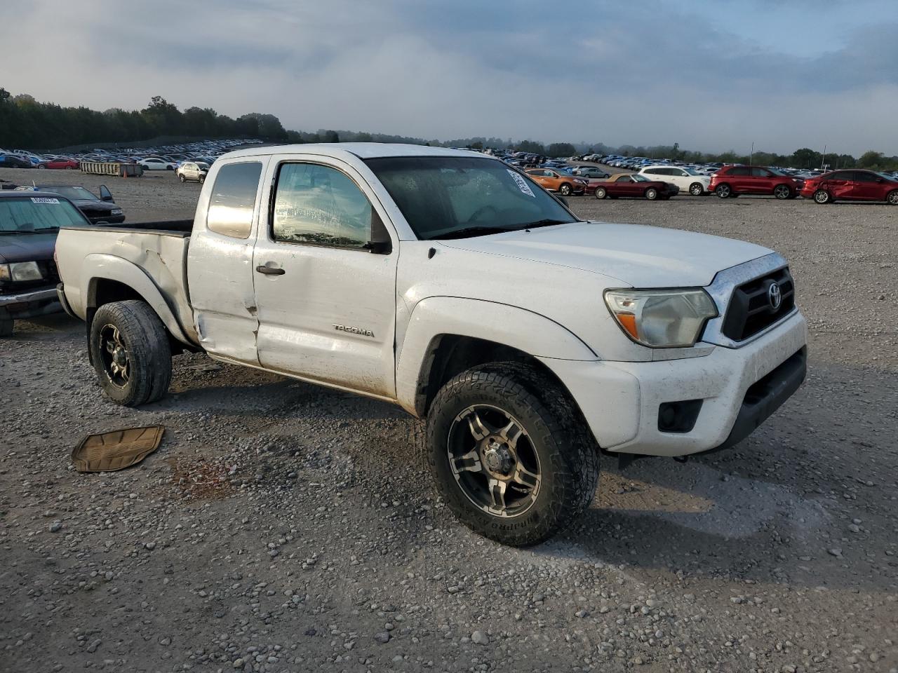 Toyota Tacoma Access Cab Image 9