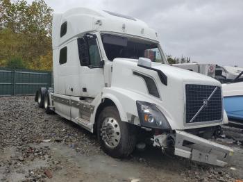  Salvage Volvo Vn