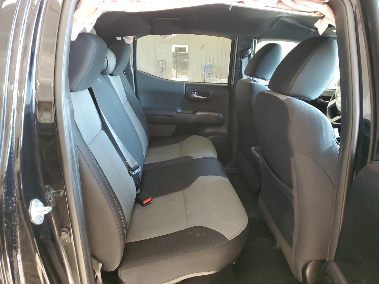 Toyota Tacoma Double Cab Image 8