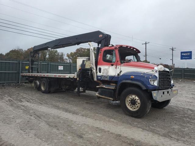  Salvage Freightliner 114sd
