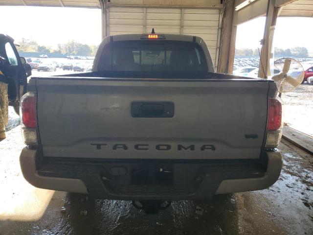 Toyota Tacoma Double Cab Image 4