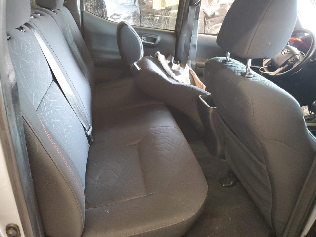 Toyota Tacoma Double Cab Image 13