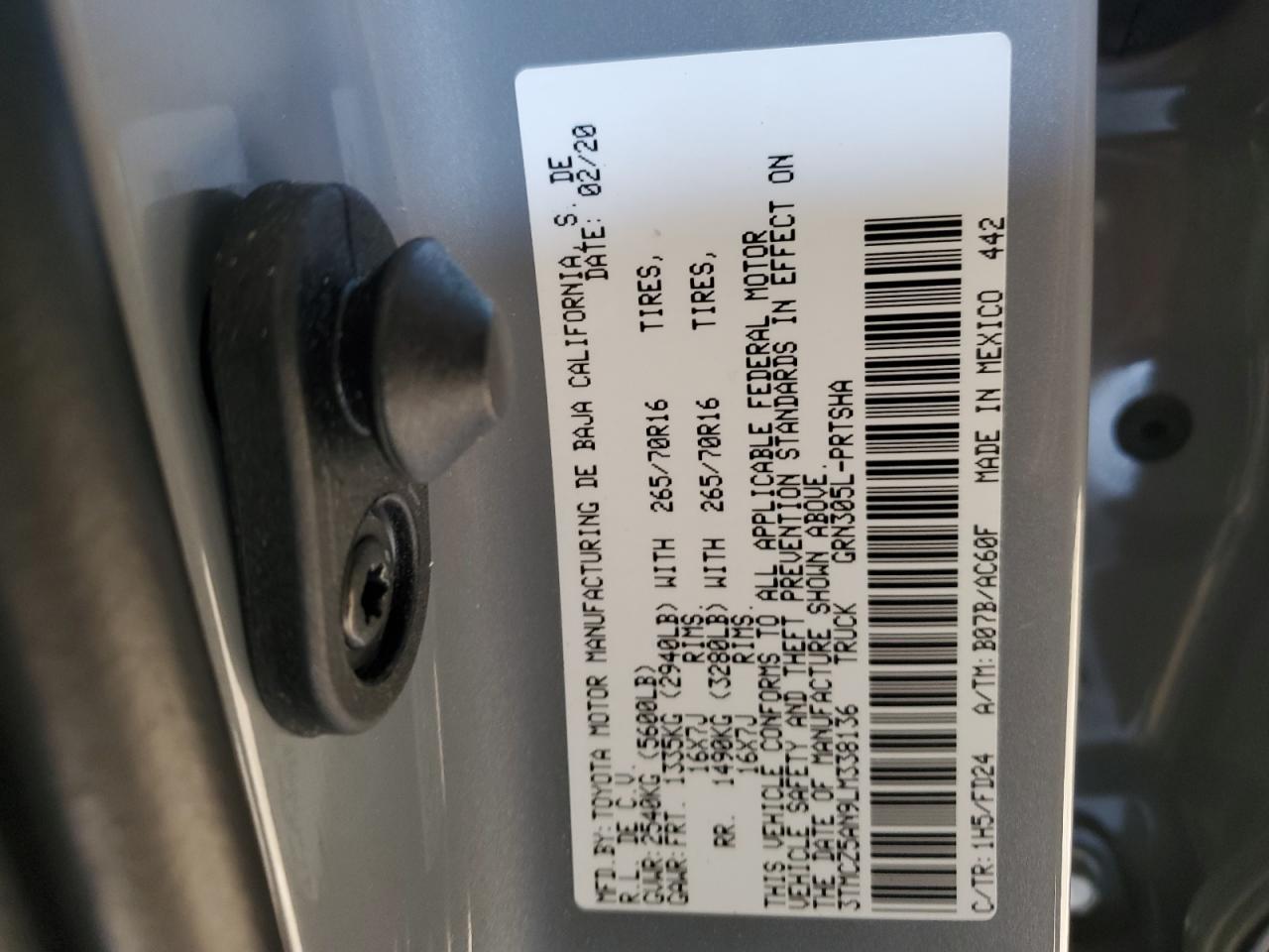 Toyota Tacoma Double Cab Image 9