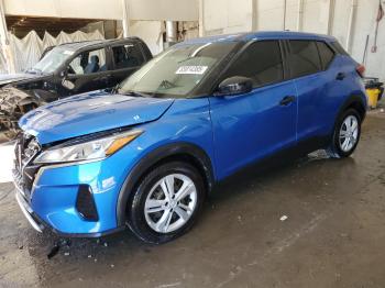  Salvage Nissan Kicks