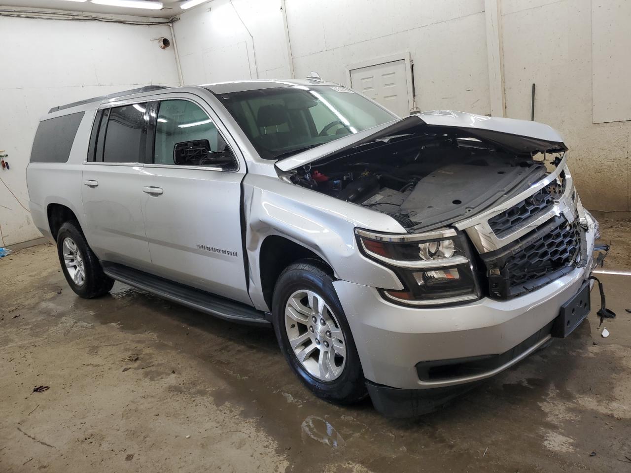 Chevrolet Suburban C1500 Ls Image 7