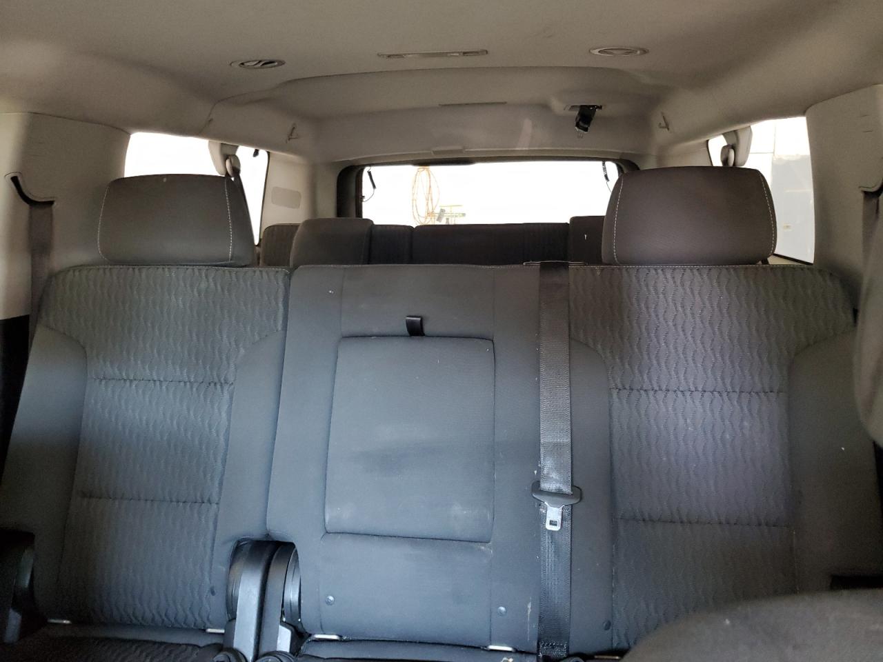 Chevrolet Suburban C1500 Ls Image 10