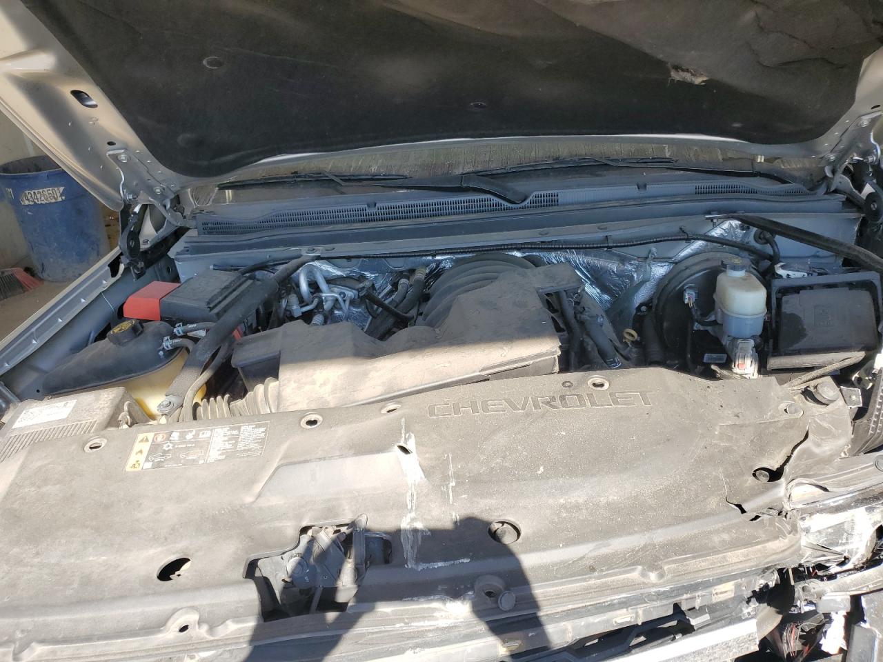 Chevrolet Suburban C1500 Ls Image 11