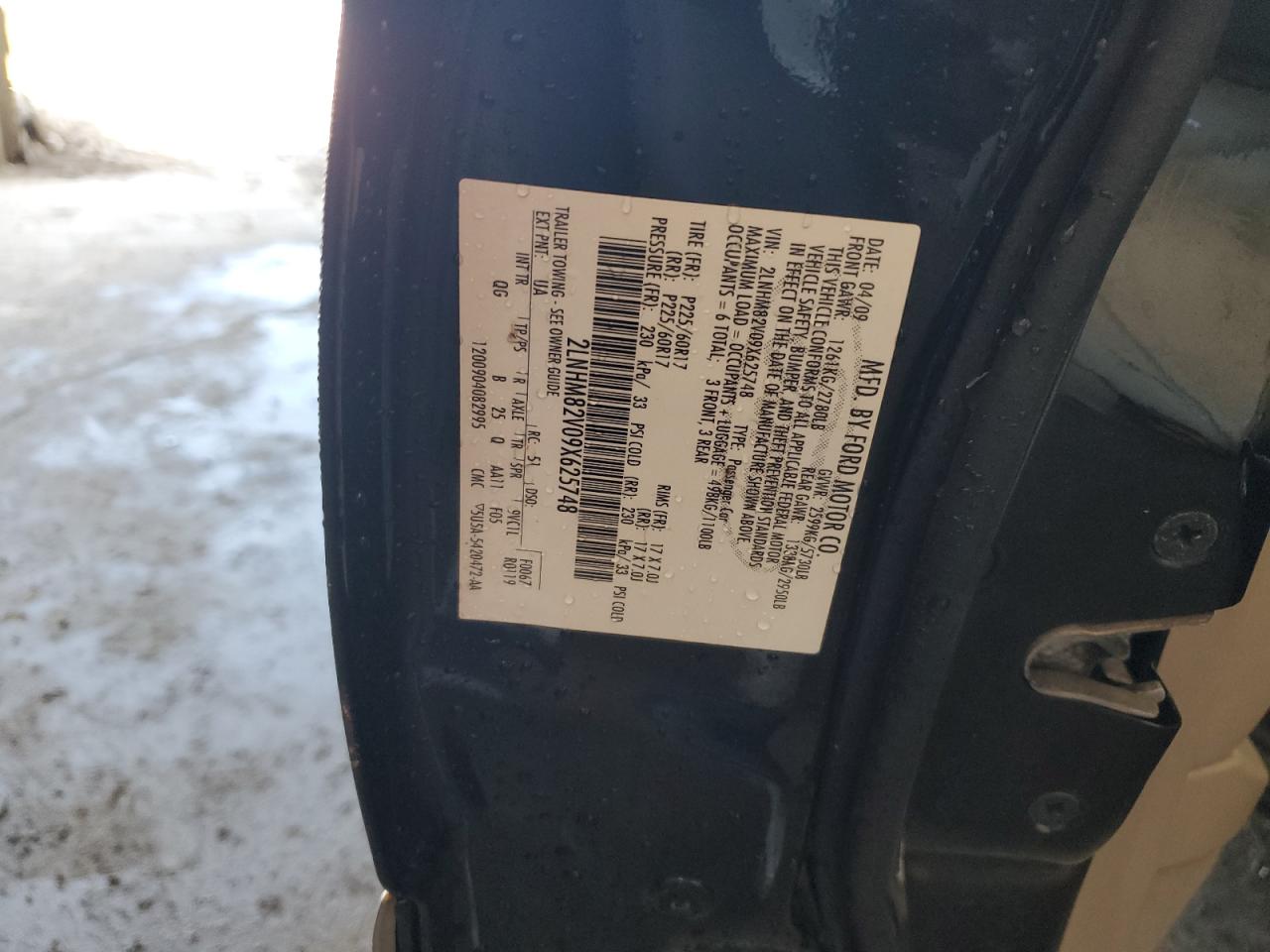 Lincoln Towncar Signature Limited Image 9