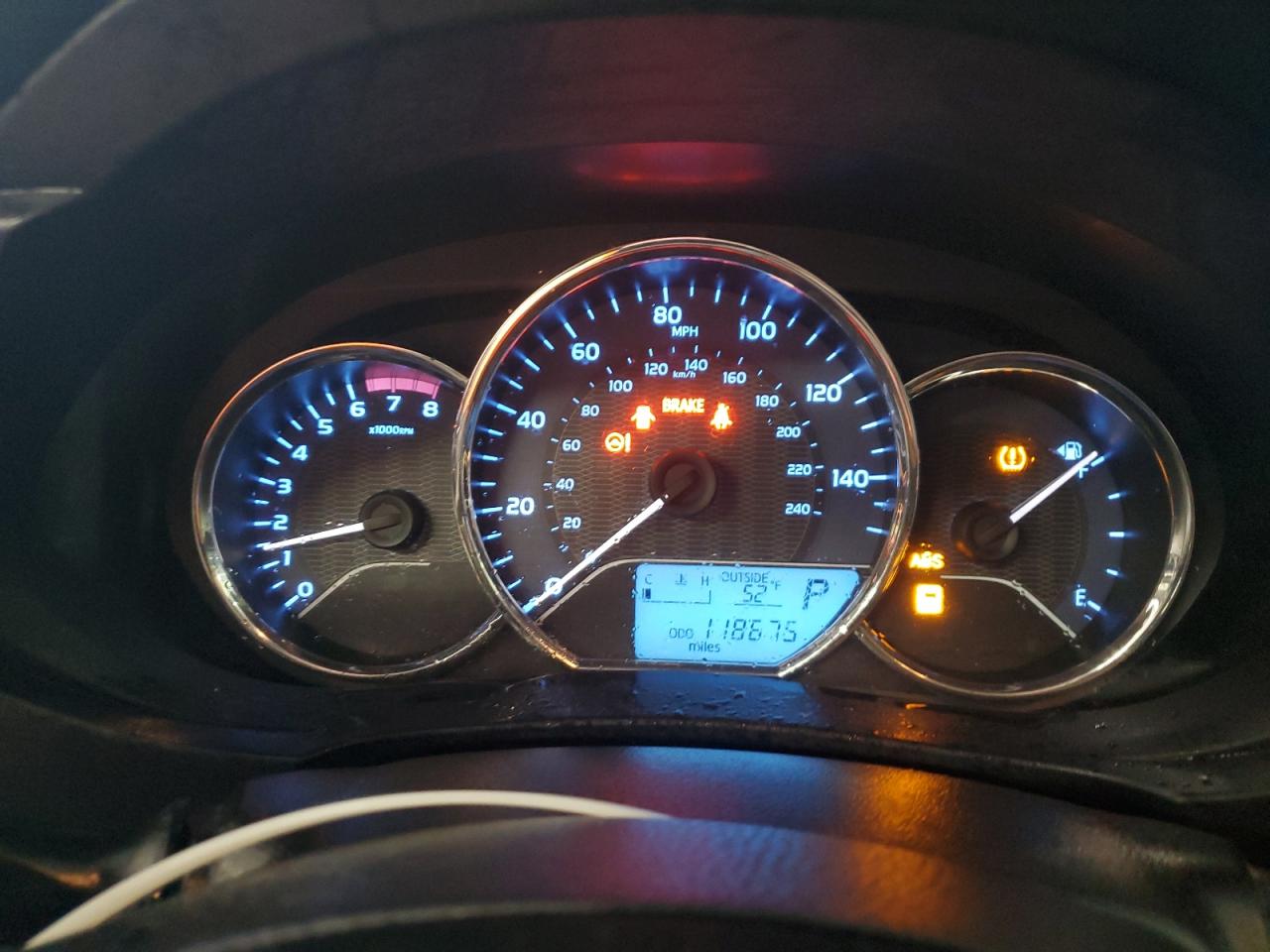 Toyota Corolla L Image 6