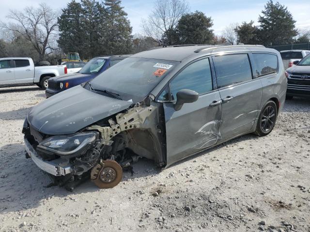  Salvage Chrysler Pacifica