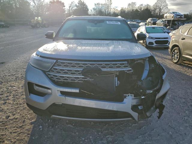 Ford Explorer Limited Image 5