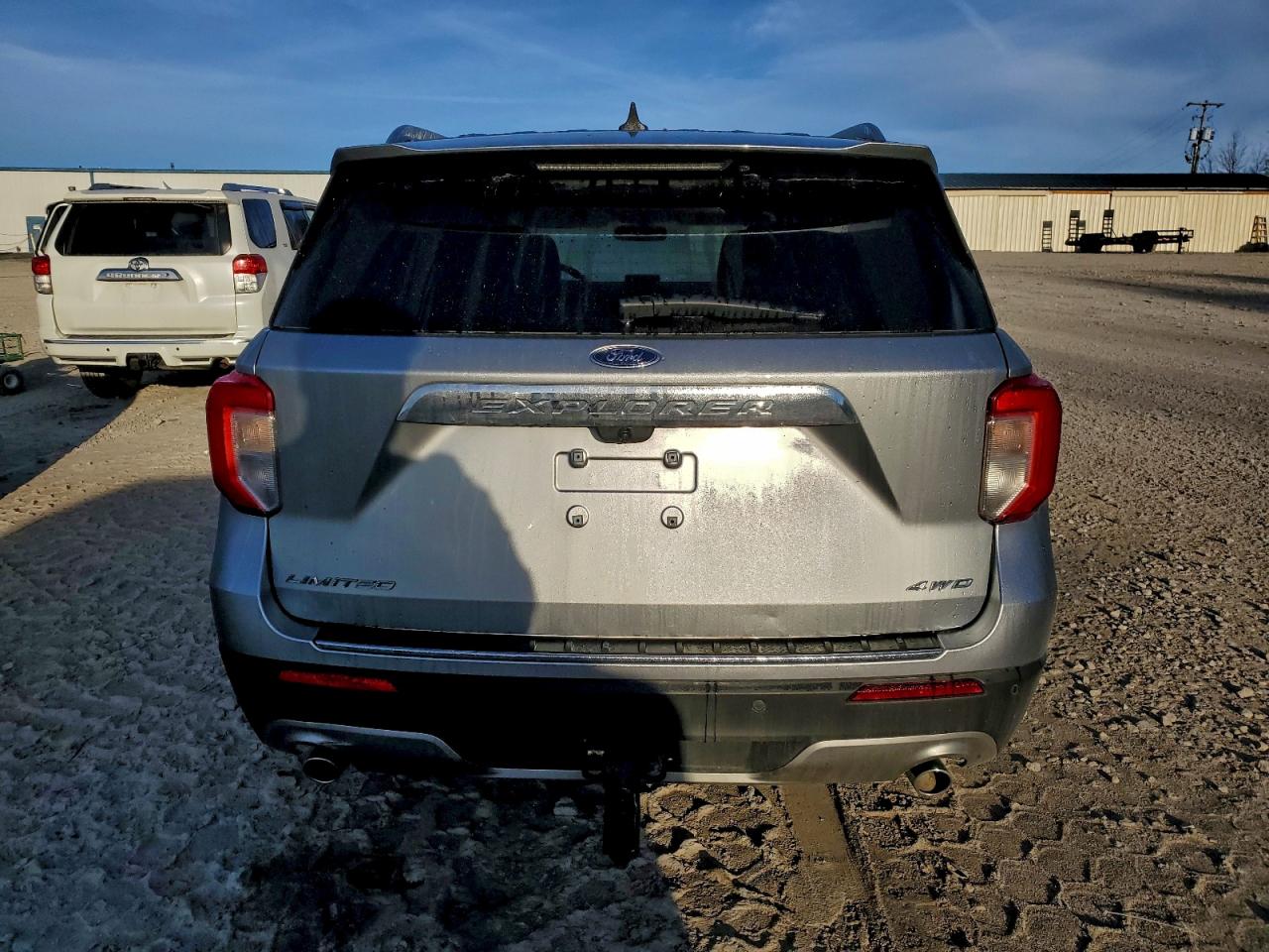 Ford Explorer Limited Image 8