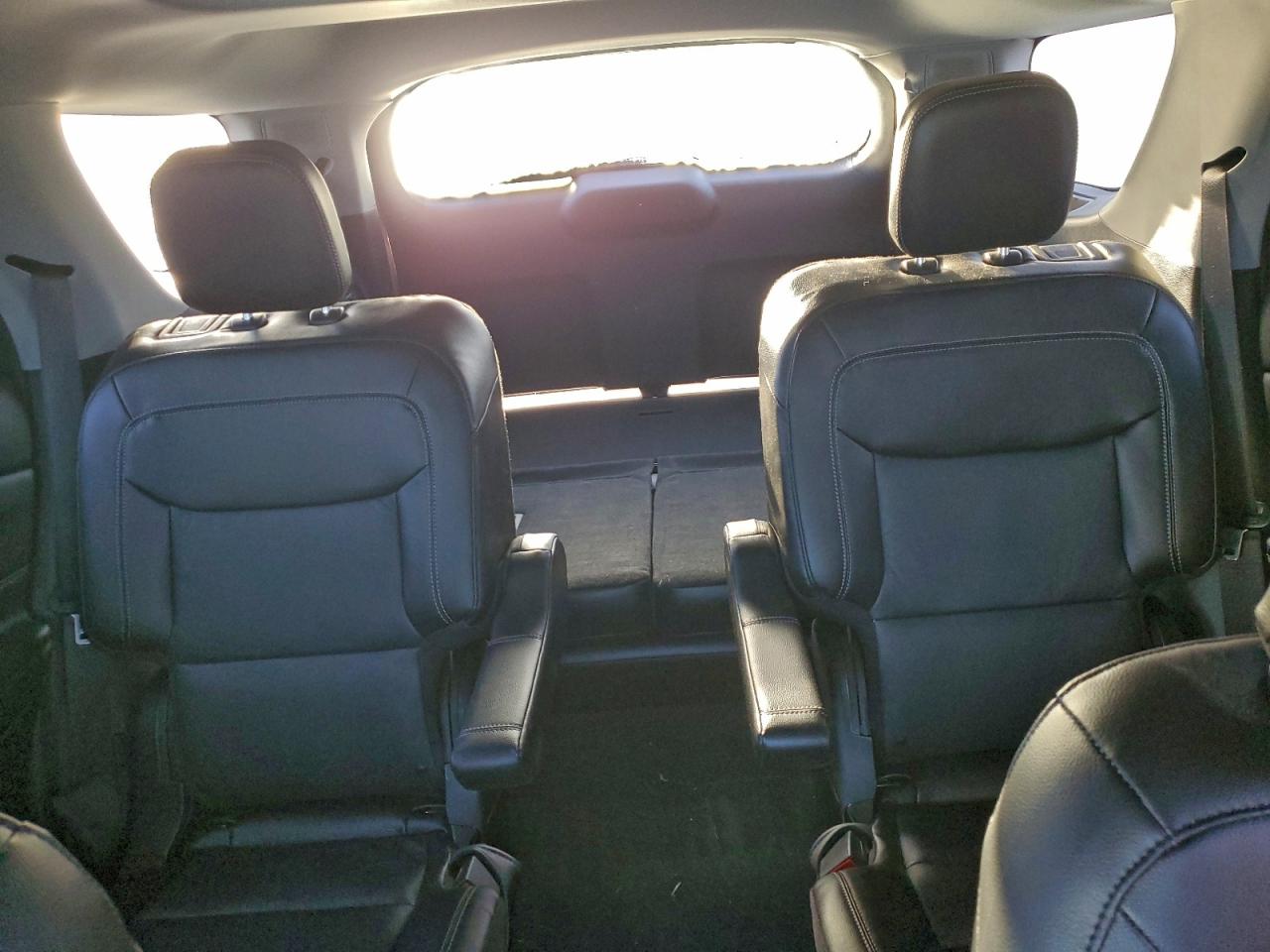 Ford Explorer Limited Image 13