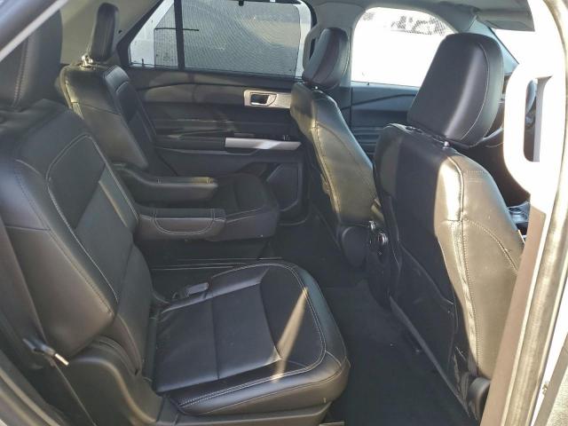 Ford Explorer Limited Image 9