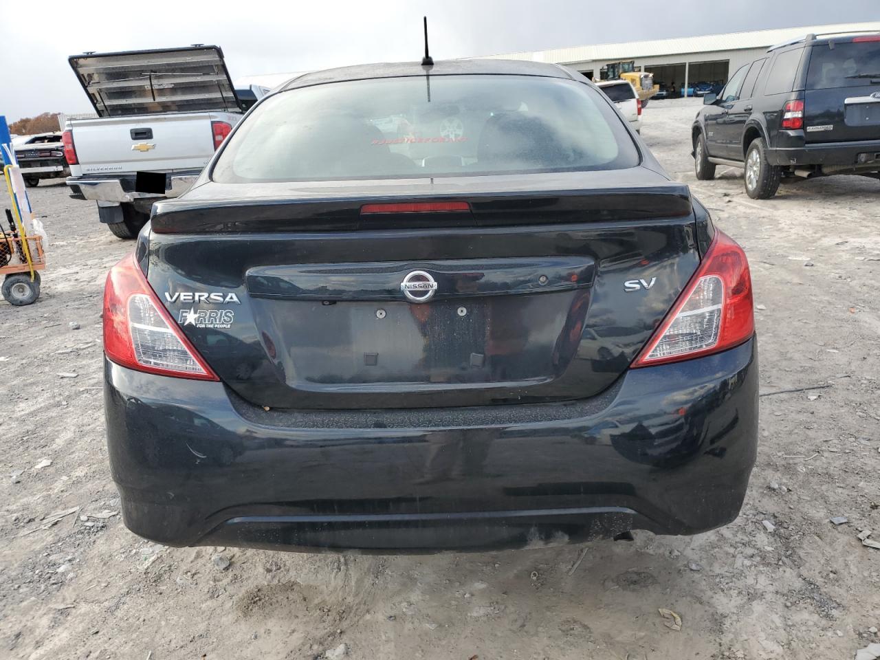 Nissan Versa S Image 7