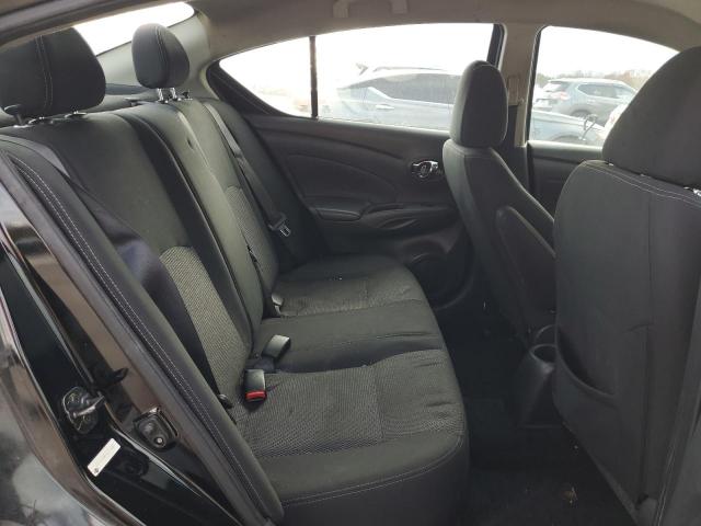 Nissan Versa S Image 2
