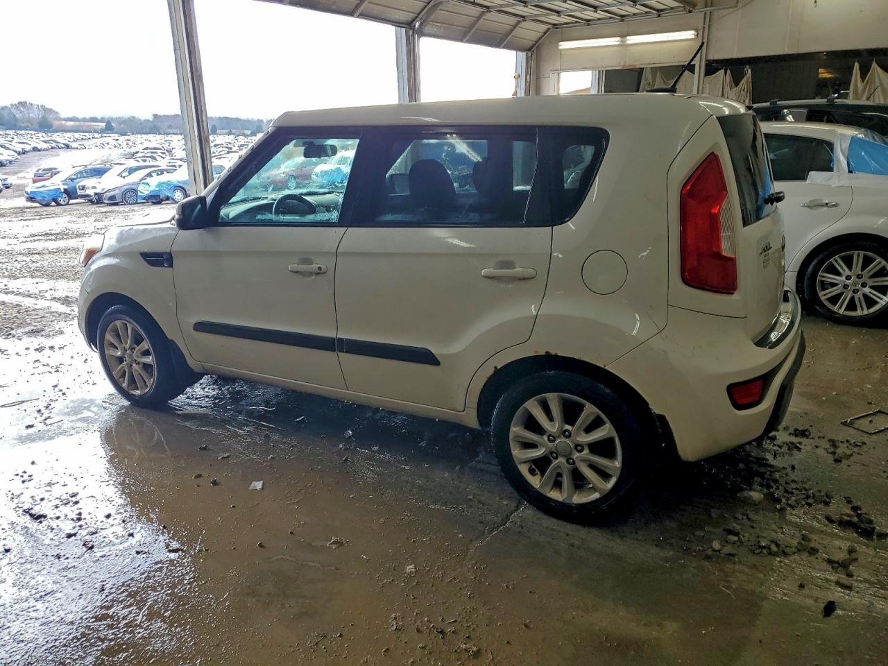 Kia Soul + Image 6