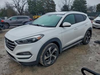  Salvage Hyundai TUCSON