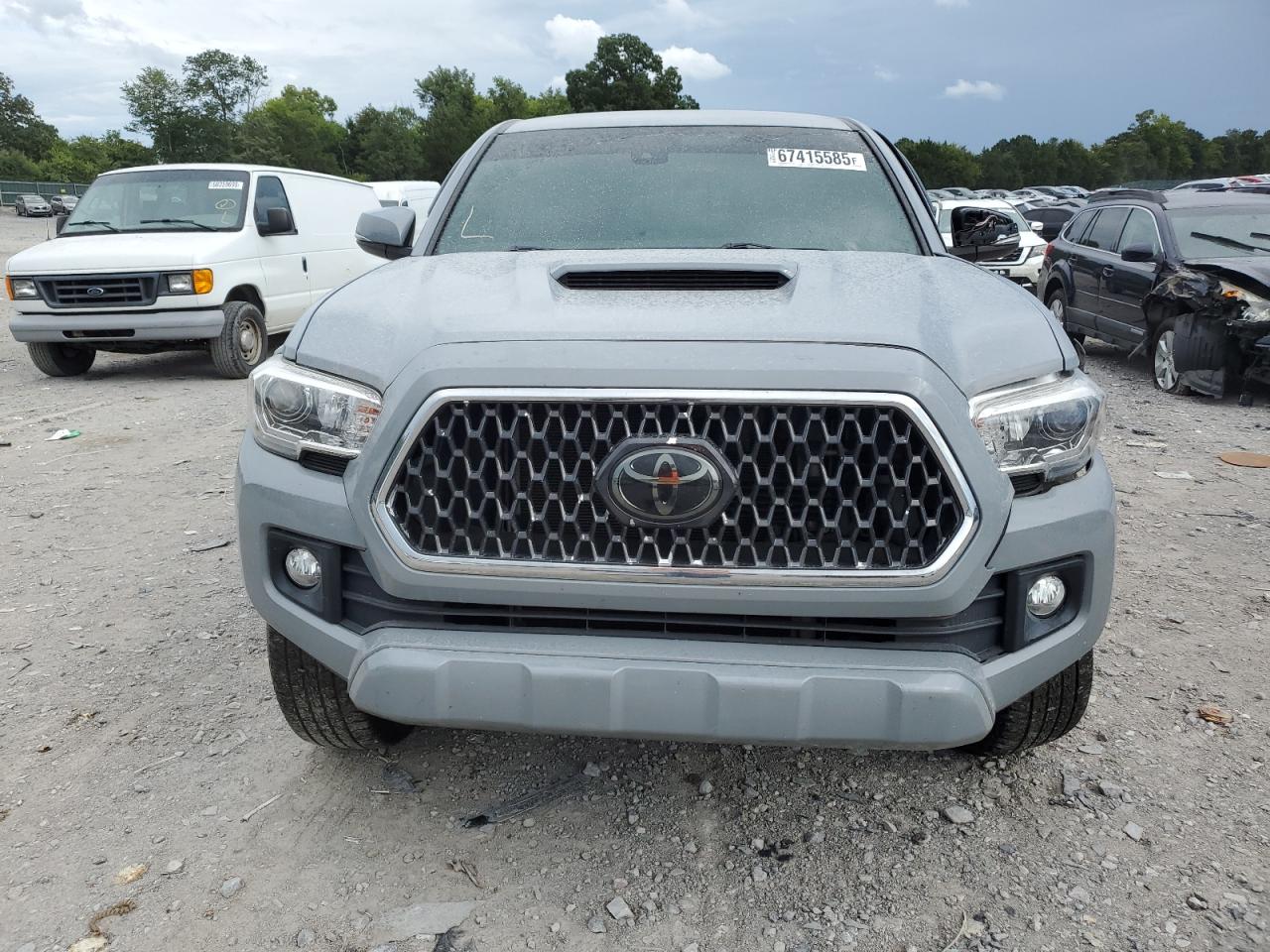 Toyota Tacoma Double Cab Image 4