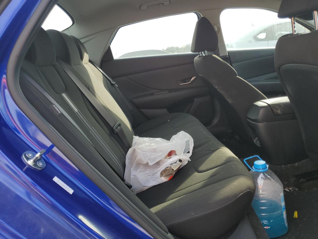 Hyundai ELANTRA Sel Image 12