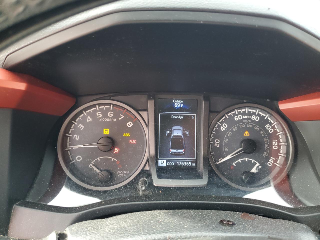 Toyota Tacoma Access Cab Image 3