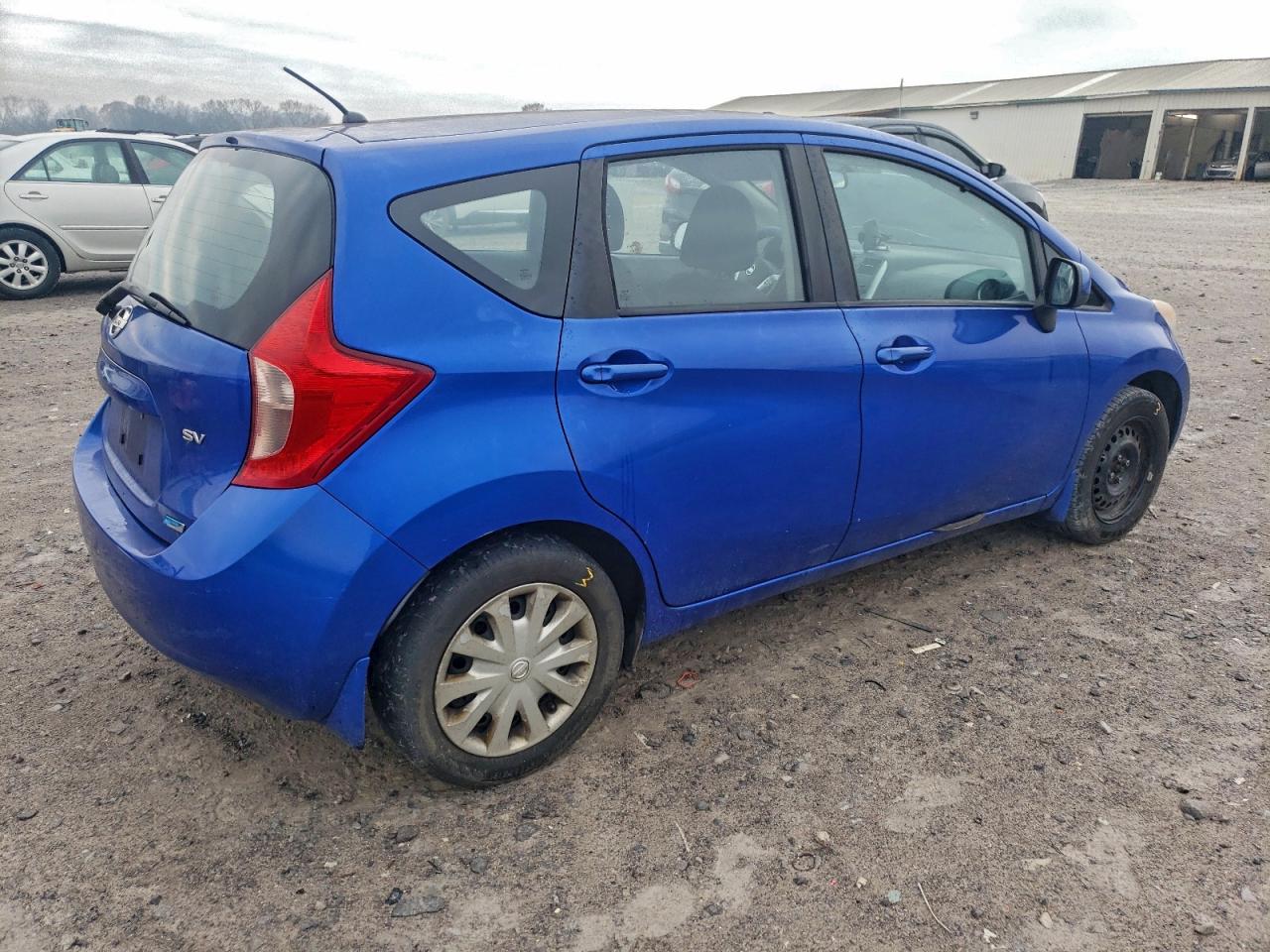 Nissan Versa S Image 2