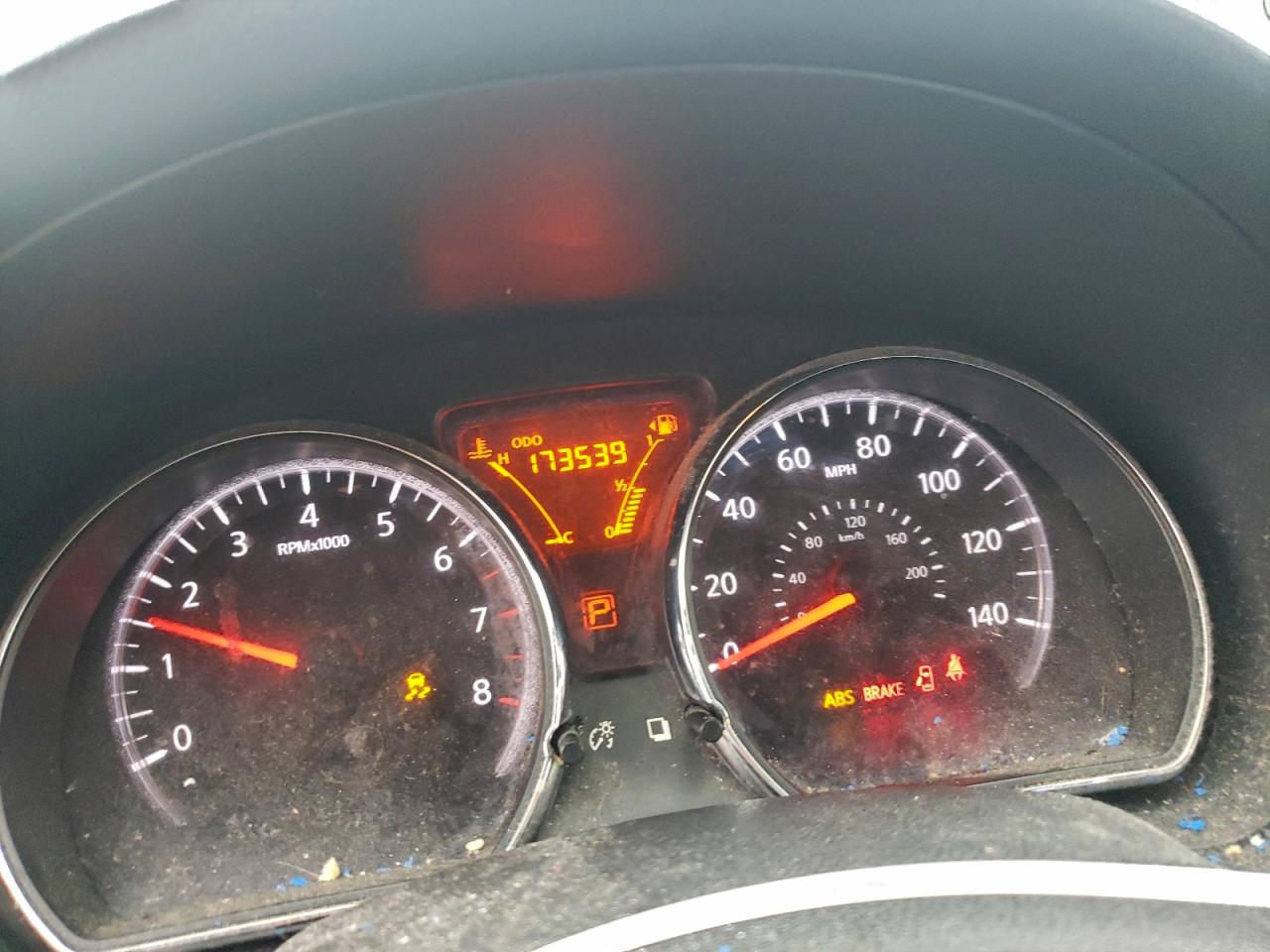 Nissan Versa S Image 11