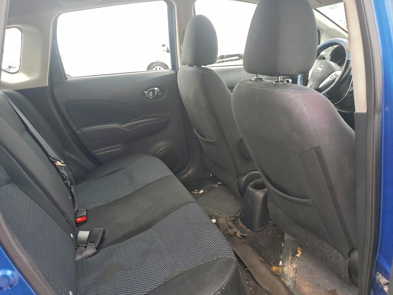 Nissan Versa S Image 9