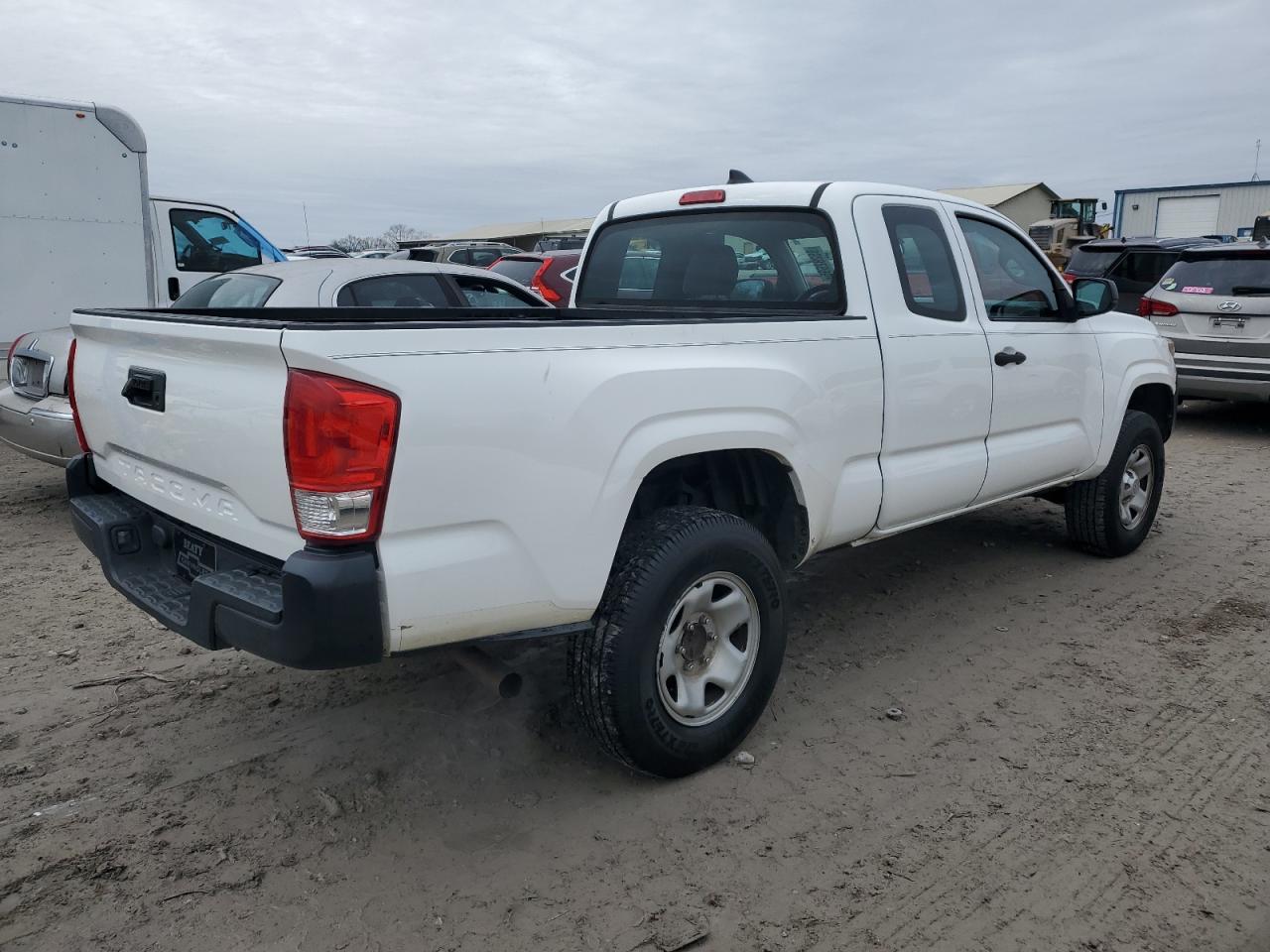 Toyota Tacoma Access Cab Image 10