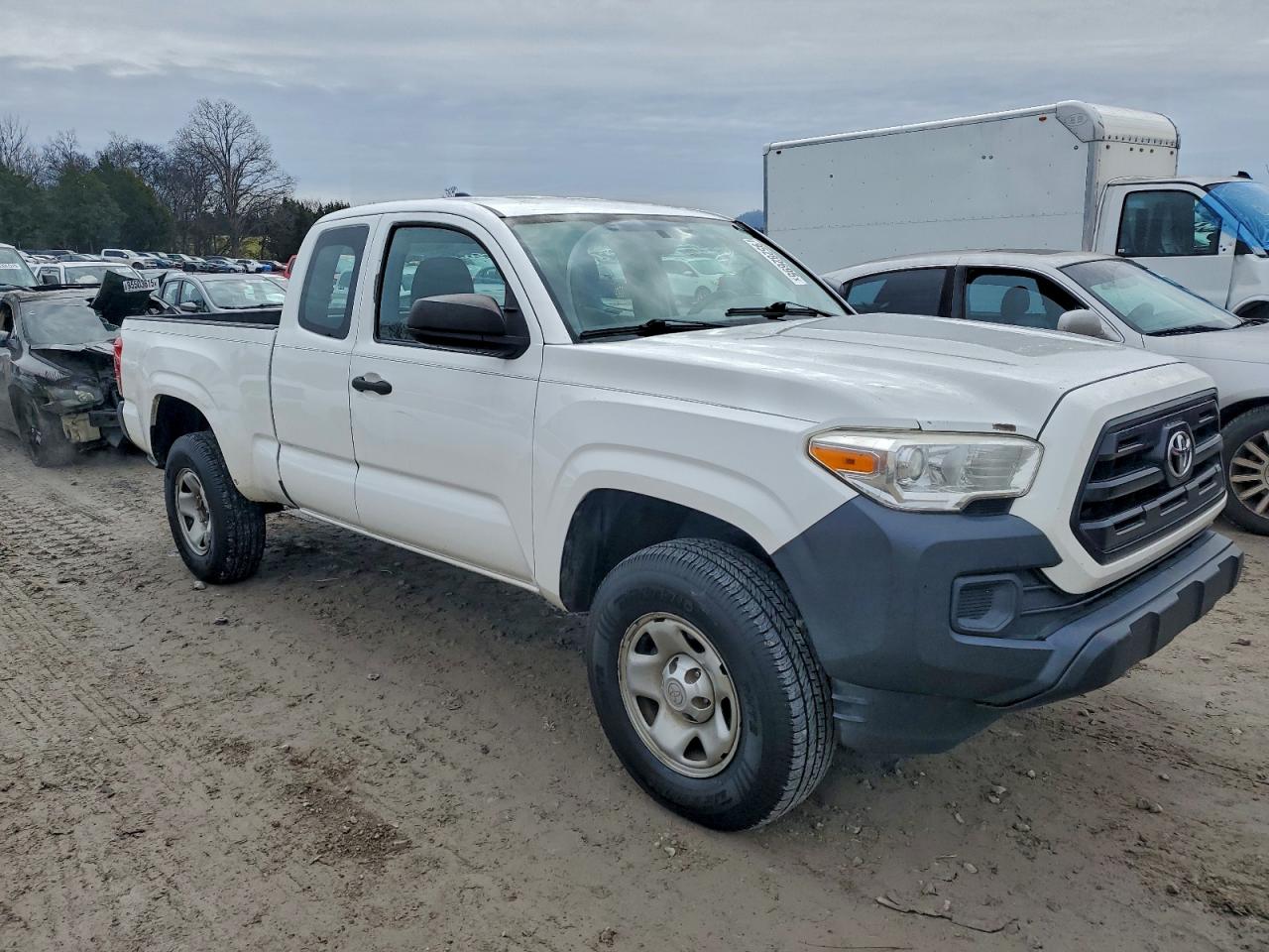 Toyota Tacoma Access Cab Image 2