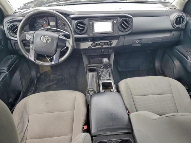 Toyota Tacoma Access Cab Image 3