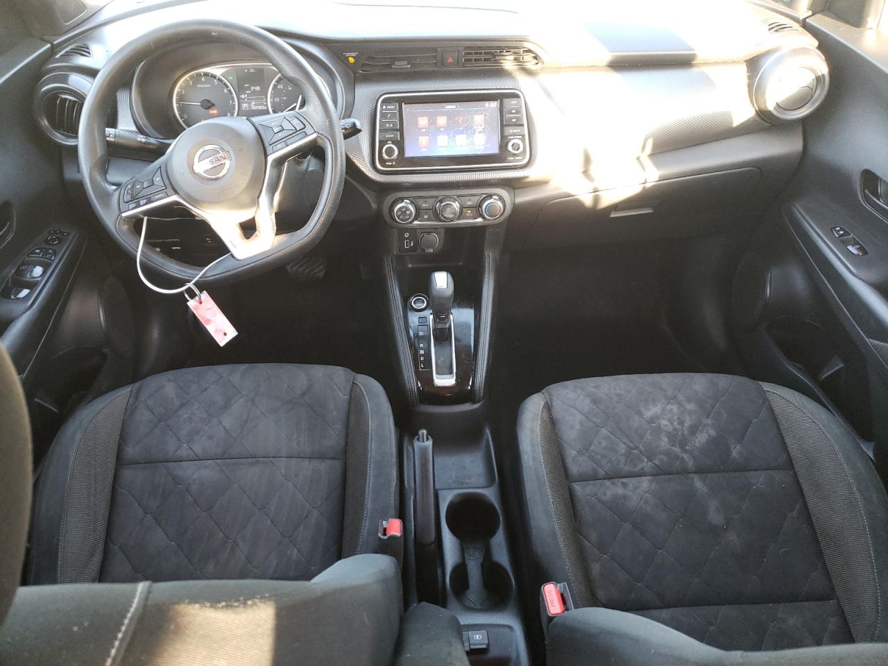 Nissan Kicks S Image 5