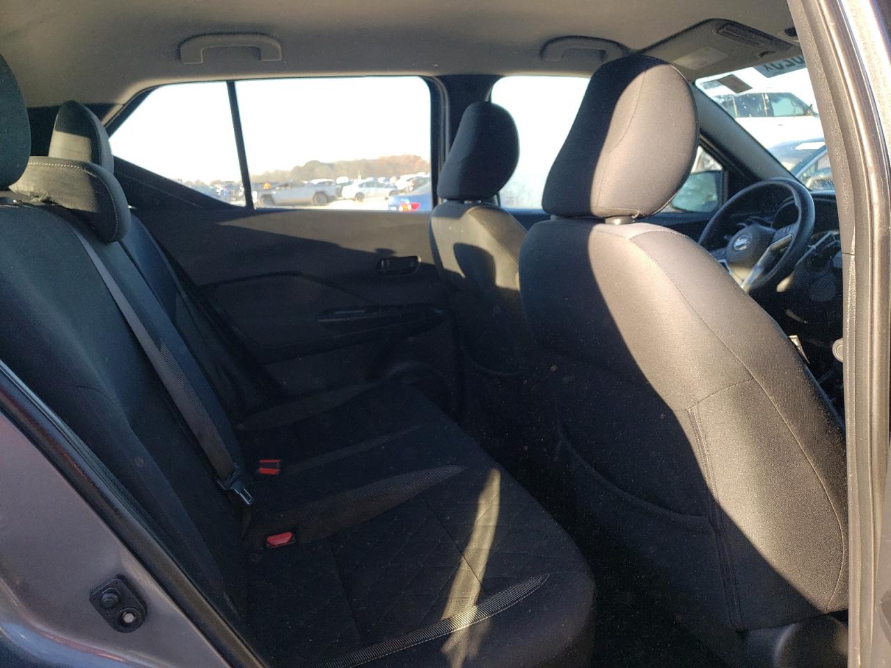 Nissan Kicks S Image 9