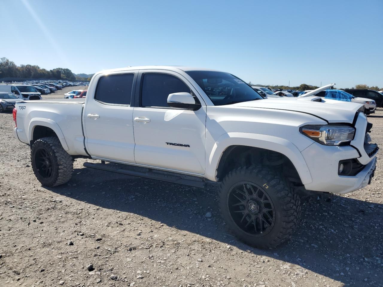 Toyota Tacoma Double Cab Image 3