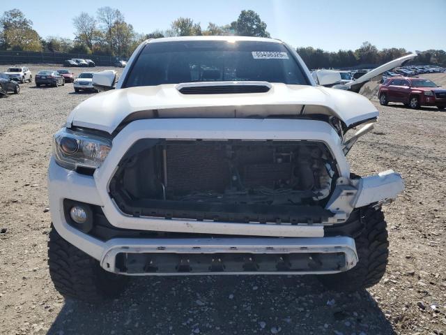 Toyota Tacoma Double Cab Image 11