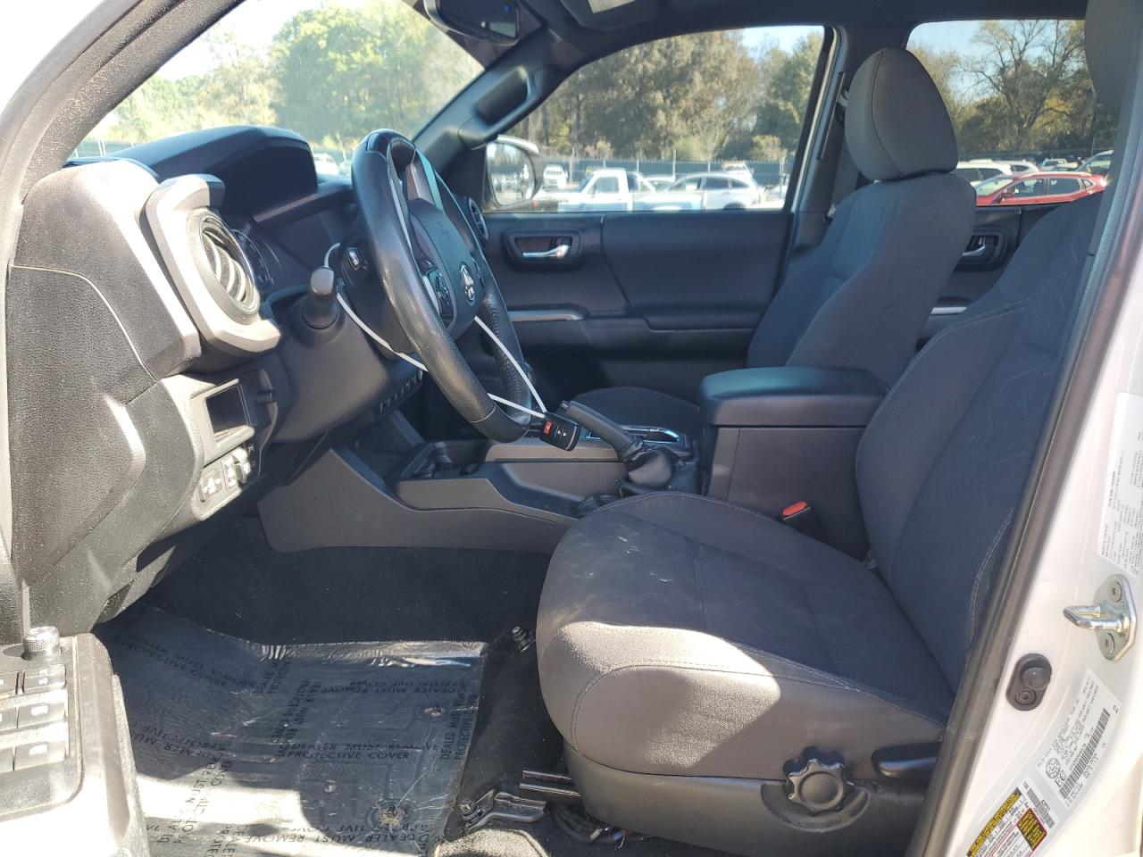 Toyota Tacoma Double Cab Image 2