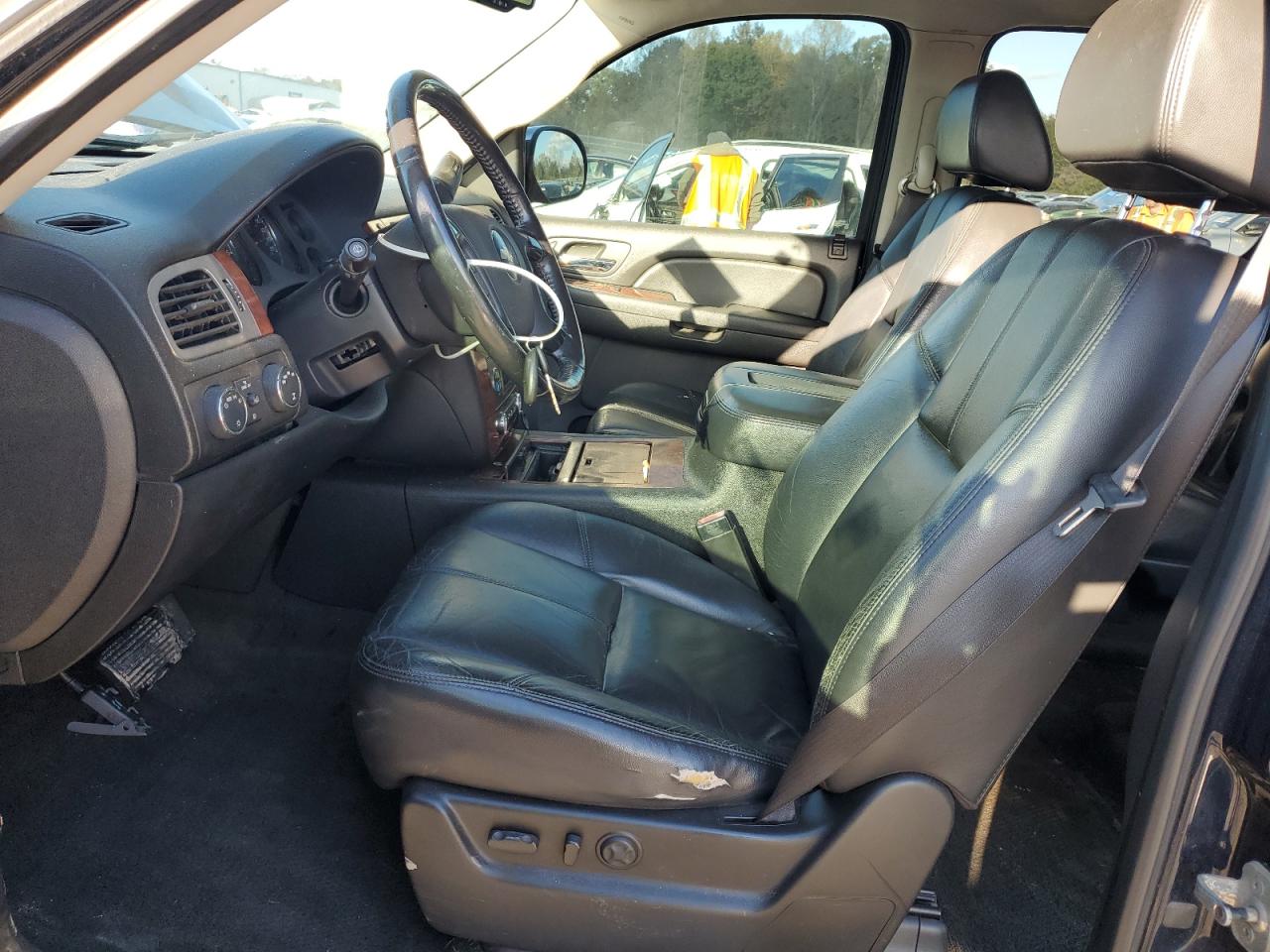 Chevrolet Suburban K1500 Ls Image 13