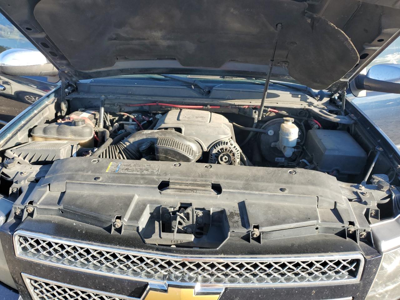 Chevrolet Suburban K1500 Ls Image 12